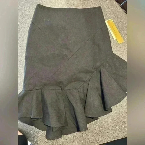 Nicole Miller Asymmetrical Ruffle Skirt 0 - Picture 1 of 3